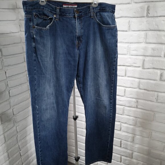 Tommy Hilfiger Other - Tommy Hilfiger Men's Straight Leg Size 38/32 Medium Wash Jeans